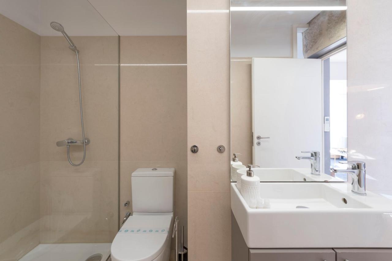 Lovelystay - Sao Domingos Apartment Porto Luaran gambar